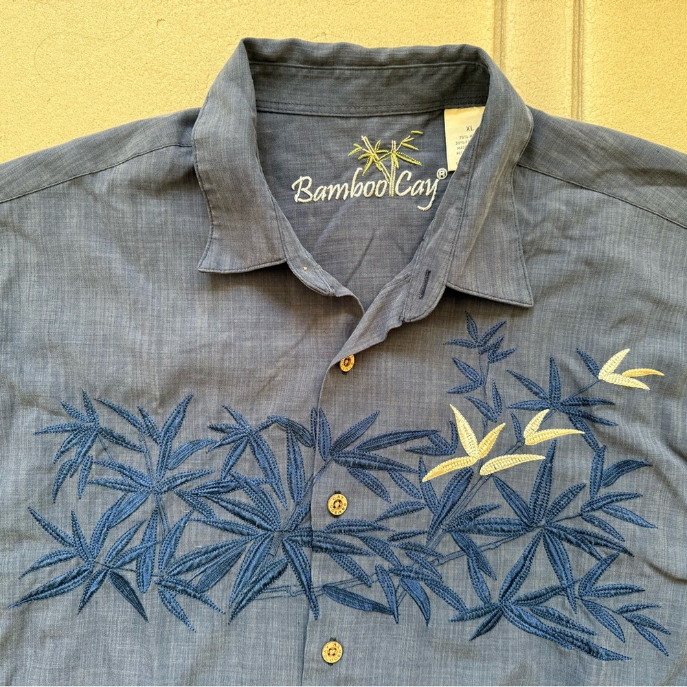 Bamboo Cay Blue Button Up Shirt Men XL Stitching Design Excellent Condition